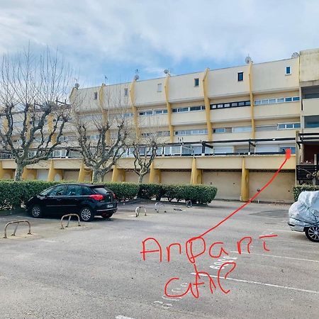 Nid Douillet Dans Les Coursives Du Village Naturiste Du Cap D Agde Eksteriør billede