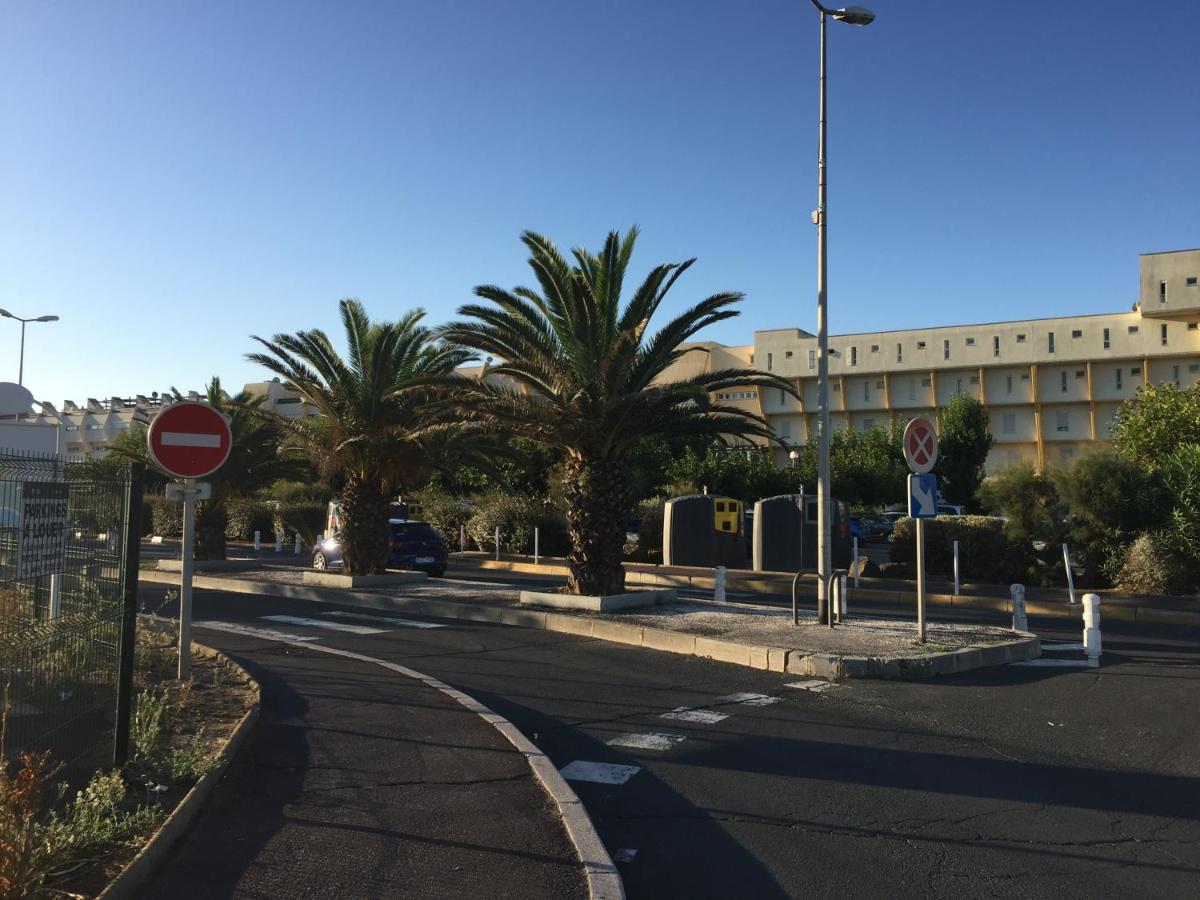 Nid Douillet Dans Les Coursives Du Village Naturiste Du Cap D Agde Eksteriør billede