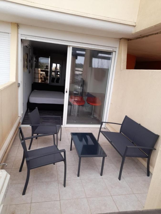 Nid Douillet Dans Les Coursives Du Village Naturiste Du Cap D Agde Eksteriør billede
