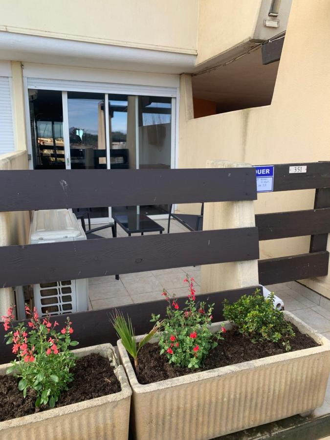 Nid Douillet Dans Les Coursives Du Village Naturiste Du Cap D Agde Eksteriør billede
